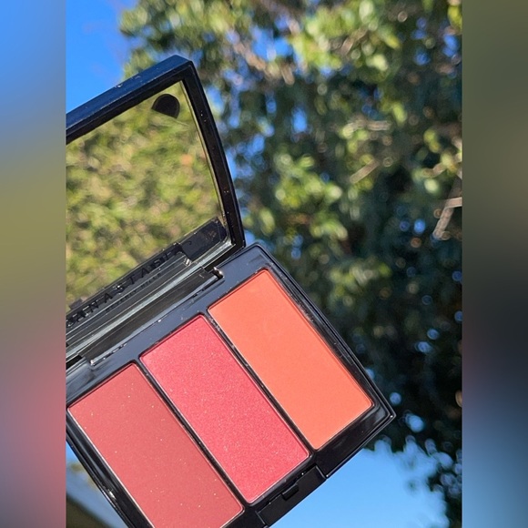 ANASTASIA BEVERLY HILLS Blush Trio In Berry Adore - Picture 10 of 12